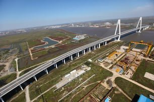 Alpha Dogs: Labs Play Key Role On Int'l Bridge Construction Project